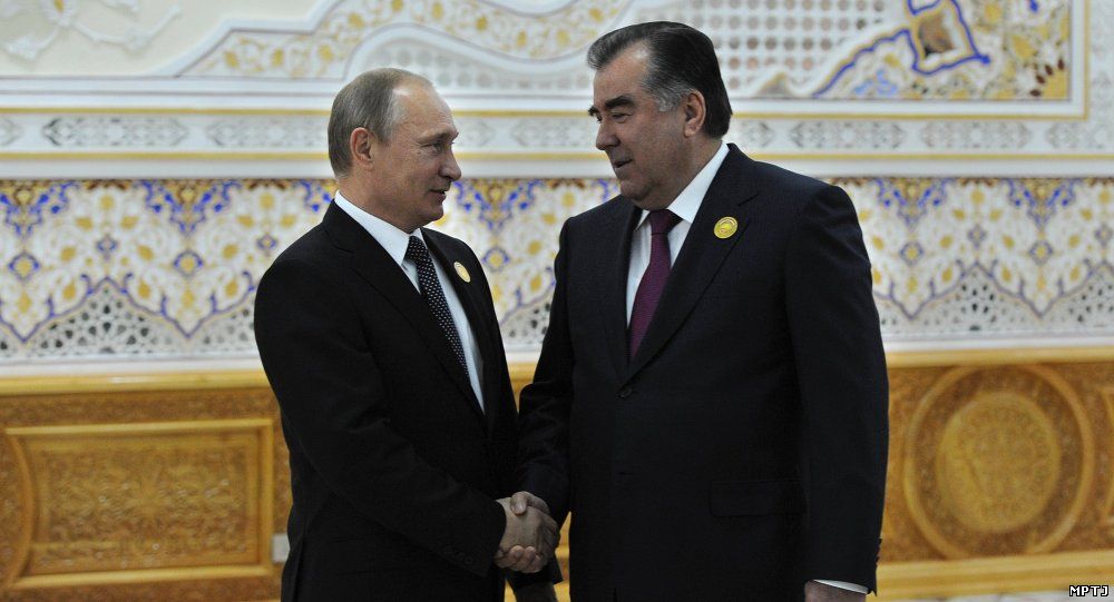 Эмомали Рахмон поздравил Владимира Путина с Днём рождения